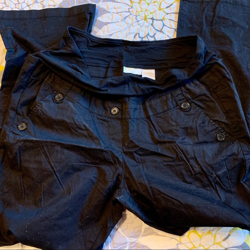 Black maternity pants. Lightweight fabric.